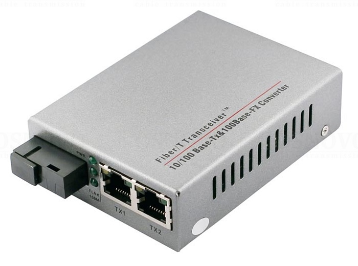 Оптический медиаконвертер Fast Ethernet. 2 медных порта(RJ45) 10/100Base-T (IEEE 802.3i, IEEE 802.3u, IEEE 802.3x), 1 оптический порт (SC, tx1550нм/rx1310нм) 100Base-FX. Дальность передачи по оптической линии до 20км